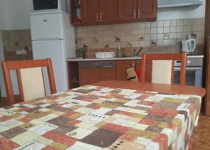 Bajusz Vendeghaz 3* Tornyosnemeti